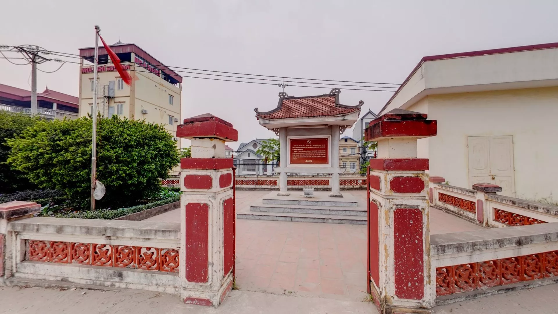 Địa điểm lưu niệm công trường đê Mai Lâm