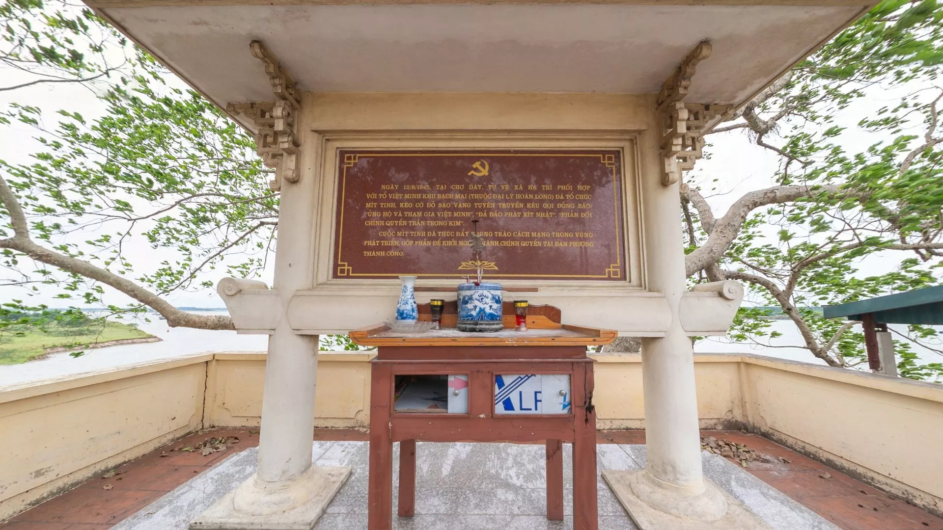 Địa điểm lưu niệm tại chợ Dầy (Liên Hà)