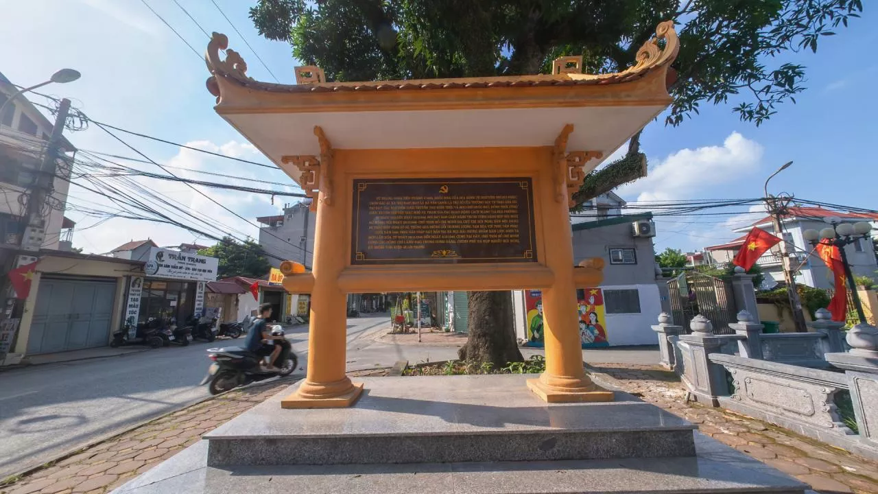 Địa điểm lưu niệm thôn Hậu Ái (Vân Canh)