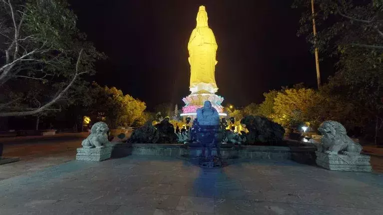 Chùa Linh Ứng - Phật Quan Thế Âm