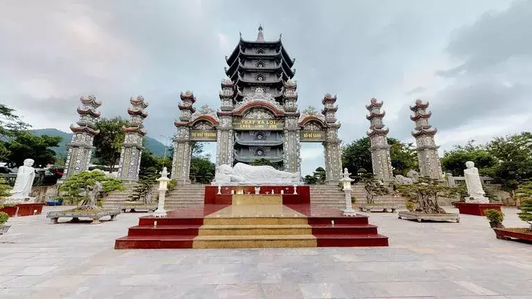 Chùa Linh Ứng - Tháp Xá Lợi